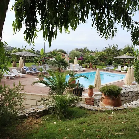 Heaven Aparthotel 2*