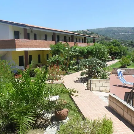 Heaven Aparthotel 2*
